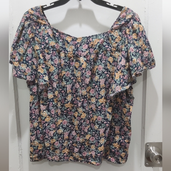 Old Navy XL button down floral blouse - Picture 2 of 5